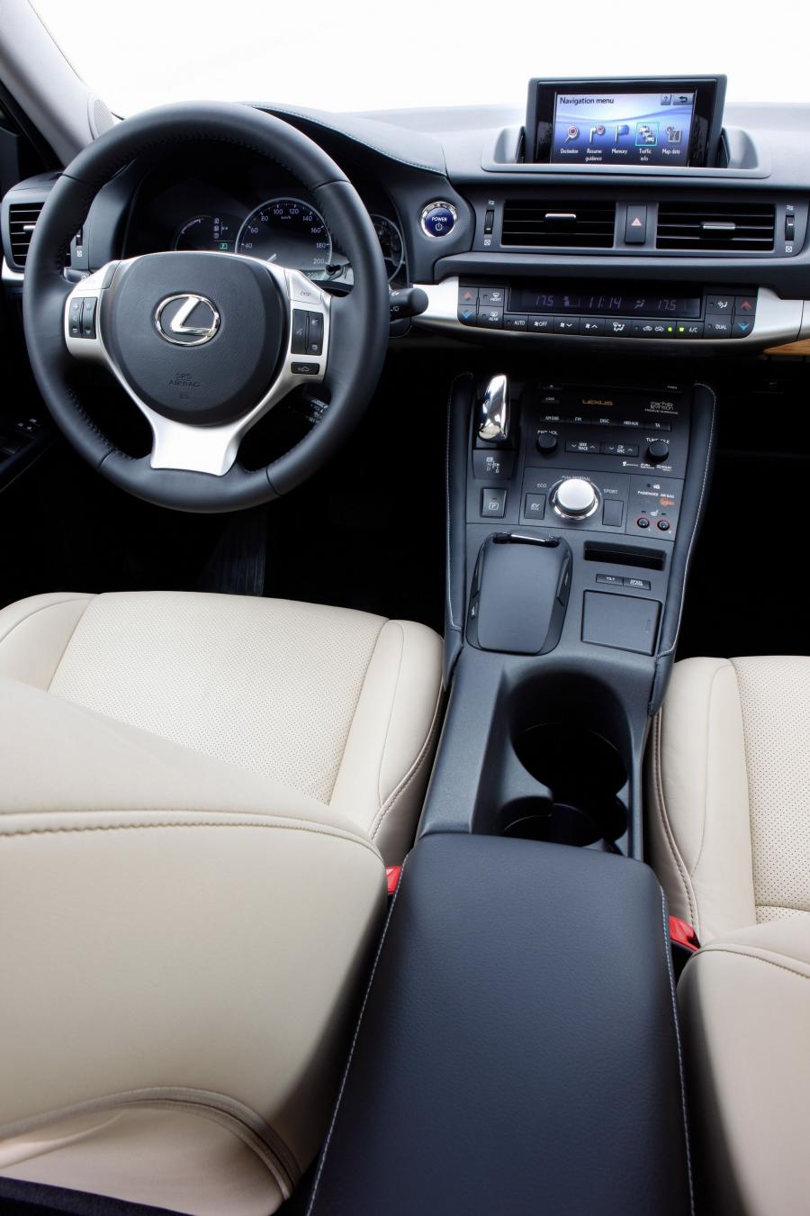 Lexus CT200h 2010 года  (фото 89 из 266)